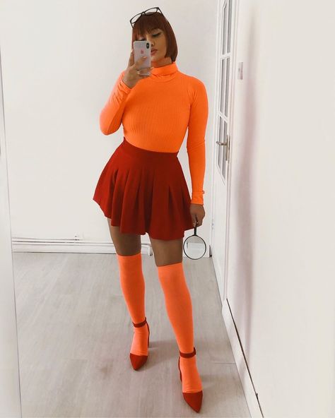 JINKIES! VELMA ALL GROWN UP 🧡🔎 TAG someone who loves Scooby-Doo! 🐶 Outfit @prettylittlething  Shoes @asos  Accessories @ebay  #velma #scoobydoo Daphne Halloween, Velma Halloween, Velma Halloween Costume, Scooby Doo Halloween Costumes, 2022 Halloween Costume, Roleplay Costumes, Velma Costume, Scooby Doo Costumes, Halloween Party Ideas For Kids