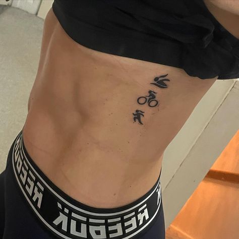 Triathlon Tattoo Woman, Athlete Tattoos Men, Tattoos For Athletes, Ironman Tattoo Triathlon, Karate Tattoos, Olympic Tattoo, Ironman Triathlon Motivation, Ironman Triathlon Tattoo, Ironman Tattoo