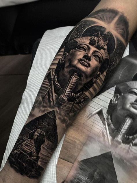 Have you been looking for a tattoo associated with myths and Ancient Egypt? In our article, you will learn who Anubis is and what unique meaning is inherent in this tattoo. Tutankhamun Tattoo, Pharaoh Tattoo, Egypt Tattoo Design, Arm Cover Up Tattoos, Tatuaje Trash Polka, Egyptian Eye Tattoos, God Anubis, Egyptian Tattoo Sleeve, Anubis Tattoo