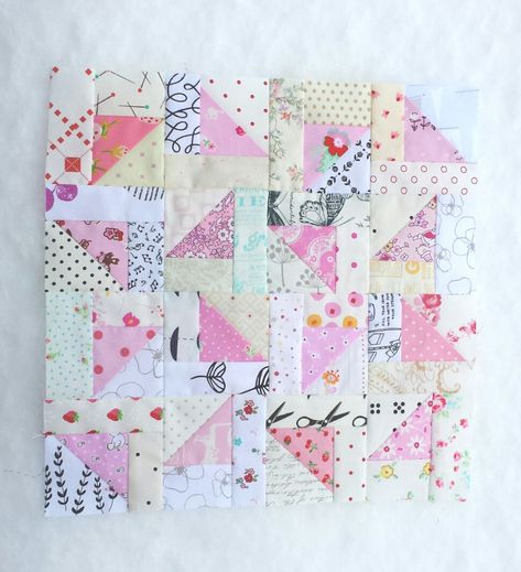 Scrappy Squares Quilt, Low Volume Quilt Modern, Scrappy Triangle Quilt, Scrap Triangle Quilt, Scrappy Triangle Quilts, Low Volume Quilts Ideas, Tilda Patterns, Scrap Blocks, Quilt Jackets