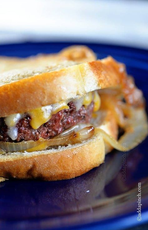 The Great American Patty Melt Recipe Burgers Vegetarian, Patty Melt Recipe, Cooking Japanese, American Burger, Patty Recipe, Balsamic Onions, Vegetarian Barbecue, Melt Recipe, Patty Melt