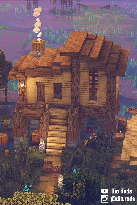 A Minecraft Starter House in the Swamp Biome. Oak Biome House Minecraft, Fisher Man House Minecraft, Minecraft Rundown House, Mangrove Starter House Minecraft, Minecraft Swamp Build Ideas, Mangrove Swamp Builds Minecraft, Minecraft Houses Swamp, Minecraft Slanted Roof, Minecraft Biome Houses