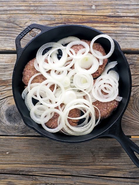 Hamburger Steak With Onions, Brown Onion Gravy, Steak With Onions, Baked Hamburgers, Hamburger Steak Recipes, Hamburger Steak And Gravy, Hamburger Steaks, Steak And Onions, Swiss Steak