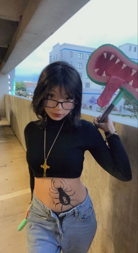 anime shizuku hxh Tomboy Holloween Costume, Shizuku Vacuum Hxh, Halloween Costumes Anime Woman, Cartoon Cosplay Female, Halloween Costumes Asian Characters, Easy Anime Costumes Women, Aesthetic Anime Cosplay, Fem Killua Cosplay, Cute Anime Halloween Costume