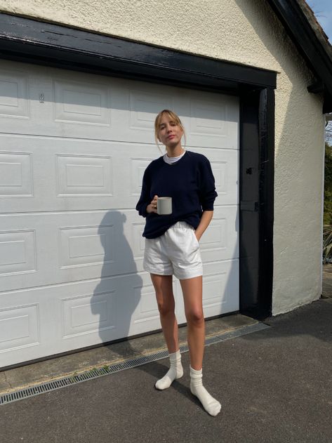 28 Outfits That Minimalists Wear at Home | Who What Wear UK Lizzy Hadfield, Cashmere Loungewear, At Home Outfits, 2020 Fashion Trends, Outfit Look, Looks Style, Outfits Casuales, Riverdale, Spring Summer Fashion