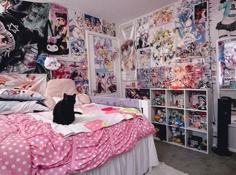 Kawaii Room Ideas, Otaku Room, Aesthetic Room Ideas, Cute Bedroom Ideas, Room Redesign, Old Room, Pretty Bedroom, Room Goals, Cute Room Ideas