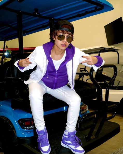 Celebrity Spirit Week Ideas, Justin Bieber Costume, Emo Costume, Justin Bieber Party, Justin Bieber Outfits, Cute Group Halloween Costumes, Celebrity Costumes, Tara Yummy, Hot Halloween Outfits