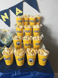 Girly Minion Birthday Party, Minions Centerpiece Ideas, Diy Minion Decorations, Girl Minion Birthday Party, Minion Food, Minions Birthday Party Decorations, Minion Party Decorations, Minion Party Theme, Minions Birthday Theme