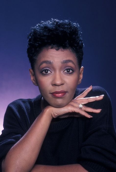 Everyone loves Ms. Anita Baker! Anita Baker, Black Soul, Old School Music, Soul Singers, Gospel Singer, Vintage Black Glamour, Toledo Ohio, Black Celebrities, Women In Music