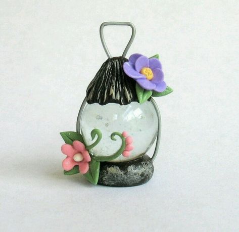 Polymer Clay Fairy Lantern. Lantern With Flowers, Lanterns With Flowers, Fimo Kawaii, Fairy Lantern, Fairy Flowers, Diy Fimo, Clay Fairy, Polymer Clay Fairy, Fairy Lanterns