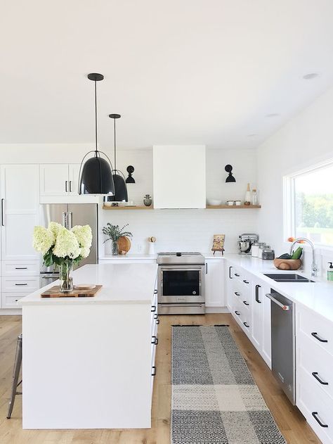 . Flip House, Kitchen Aid Appliances, Farmhouse Kitchen Cabinets, Rustic Farmhouse Kitchen, Dunn Edwards, Kitchen Cabinets Makeover, White Modern Kitchen, Shaker Kitchen, Modern Farmhouse Kitchens