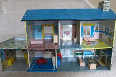 Doll House Furniture, Room Boxes, Vintage Dollhouse, Plastic Furniture, Dream Doll, Room Box, Rec Room, House Furniture, Metal Tins