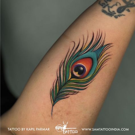 Morpich Tattoo, Pickock Feather Tattoo, Feather Tattoo Designs For Women, Peacock Feather Tattoo Cover Up, Peacock Feather Tattoo Ideas, Krishna Peacock Feather Tattoo, Mayur Pankh Tattoo, Peacock Feather Tattoo Design For Women, More Pankh Tattoo