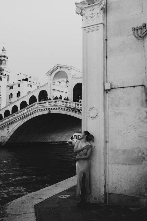 Venice Photo Ideas, Photos In Venice, Venice Photoshoot, Aesthetic Venice, Venice Fashion, Venice Aesthetic, Female Photoshoot, Venice Italy Outfit, Venice Photography