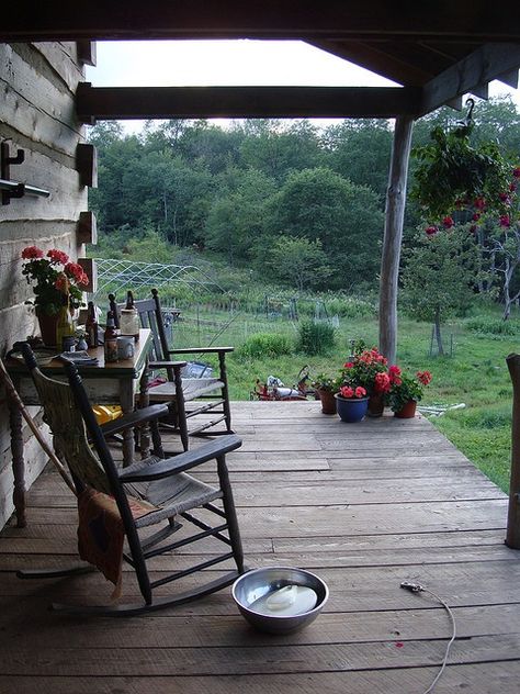 . Rustic Porch Ideas, Porch Sitting, Rustic Porch, Primitive Homes, Country Porch, Farm Style, Cabin Life, Back To Nature, Cabins In The Woods