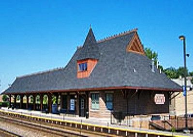 WHEATON, Illinois - College Avenue train station Chicago Life, Wheaton Illinois, Wheaton College, Engagement Picture, Queen Anne, Train Station, Engagement Pictures, Illinois, Sweet Home