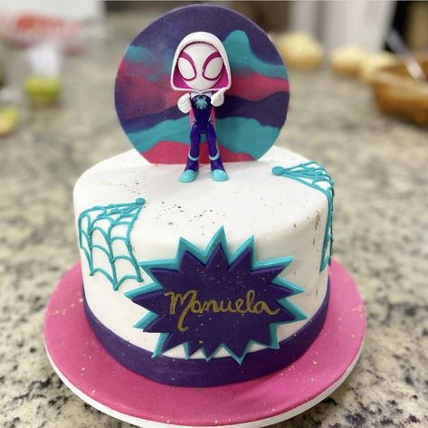 Spidey Ghost Cake, Spider Gwen Birthday Cake, Ghost Spidey Birthday Cake, Into The Spiderverse Cake, Ghost Spider Cookies, Ghost Spider Cupcakes, Gwen Stacy Cake, Spidergirl Cake, Spider Gwen Birthday Party