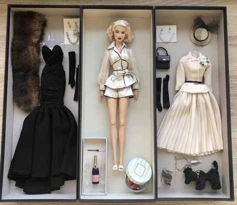 Lana Turner, Barbie Fashionista Dolls, Barbie Dress Fashion, Doll Clothes Barbie, Barbie Style, Barbie Fashionista, Beautiful Barbie Dolls, Barbie Dream, Vintage Barbie Dolls