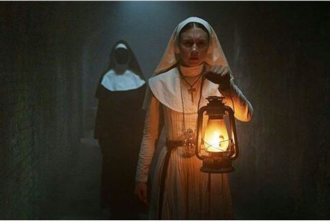 Lantern Photoshoot, Nun Horror, The Nun 2, Ed E Lorraine Warren, Annabelle Comes Home, Annabelle Creation, Conjuring 2, Images Terrifiantes, The Conjuring Universe