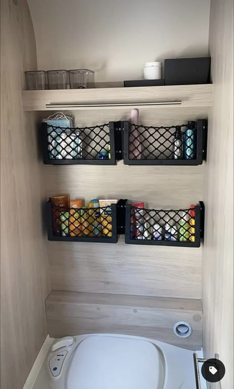 Rangement Caravaning, Caravan Storage Ideas, Caravan Hacks, Camper Storage Ideas, Camper Organization Travel Trailers, Caravan Storage, Palette Patio Furniture, Diy Pallet Couch, Trailer Organization