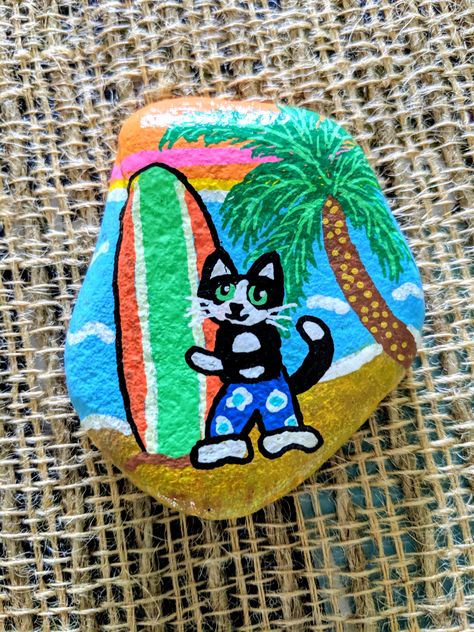 Cat Surfing, Waves Sunset, Stones Art, Halloween Rocks, Happy Stones, Ocean Rocks, Rock Painting Ideas Easy, Family Friendly Activities, Tuxedo Cat