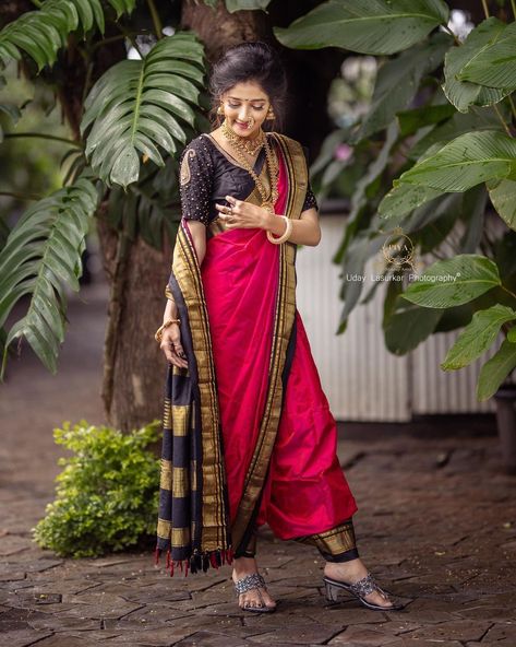 Maharashtrian Saree, Desi Clothing, Indian Bride Poses, Indian Bride Photography Poses, Bride Photos Poses, Nauvari Saree, Saree Wearing Styles, Bridesmaid Saree, Couple Wedding Dress