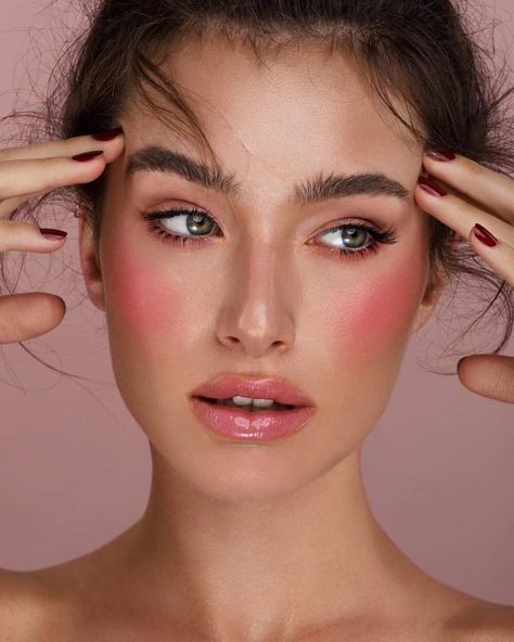 1,226 Likes, 40 Comments - Iulia David (@iulia_david_photography) on Instagram: “New publication in @lucysmagazine 💕 Model @nicolaward25 HMUA @vivis_makeup Hair…” Spring Beauty Editorial, Elle Beauty Editorial, Dewy Editorial Makeup, Pink Editorial Makeup, Editorial Makeup Magazine, Newborn Photo Pose, Old Makeup, Concealer Makeup, Valentines Makeup