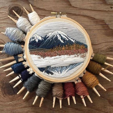 Mountain Embroidery, Crochet Projects To Sell, Firefly Art, Relaxing Art, Thread Painting, Hand Embroidery Stitches, Modern Embroidery, Sewing Art, Embroidery Hoop Art