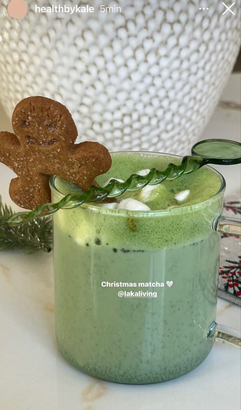 Christmas Matcha, Matcha Christmas, Matcha Bars, Matcha Drink, Christmas Pics, Sweet Drinks, Tea Lovers, Matcha Tea, Last Christmas