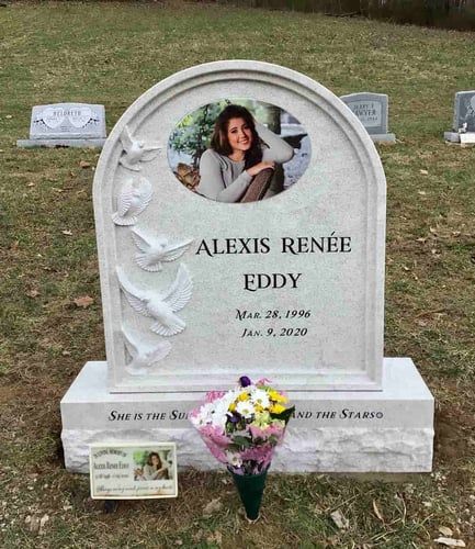 Grave Stones Ideas, Flat Headstones, Headstone Ideas, Grave Monuments, Grave Headstones, Grave Stone, Gravesite Decorations, Grave Stones, Stone Ideas