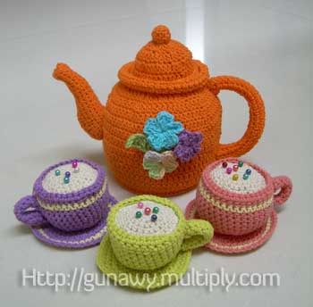 crochet-teapot-set | by gunawy Crochet Tea Set, Crochet Teapot, Tea Pot Cover, Crochet Tea Cup, Crochet Cupcake, Doll Amigurumi Free Pattern, Play Sets, Handmade Teapot, Pot Cover