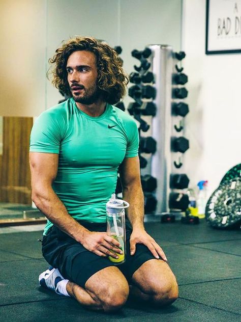 Joe Wicks Workout, Full Body Workout For Men No Equipment, Jocko Willink Workout, 20 Minute Full Body Workout, Gallon Of Water A Day, 20 Minute Full Body Strength Workout, Full Body Weight Workout, Best Workouts, Outdoor Exercises