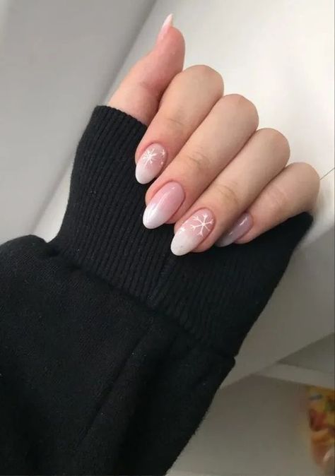 Winter Nails Round, Beli Nokti, Nokti Za Zimu, Snowy Nails, Band Nails, Nail Logo, Work Nails, Nails Inspo, Winter Nails