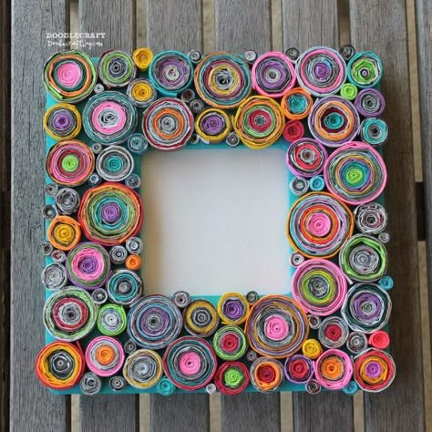 Make a Rolled Paper Picture Frame Cadre Photo Diy, Frames Diy Crafts, Paper Picture Frames, Cute Picture Frames, Kraf Kertas, Picture Frame Crafts, Diy Photo Frames, Magazine Crafts, Diy Picture Frames