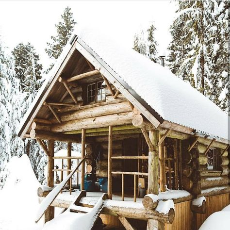 Great photo from @kristiankeenen. . . . #snow #mountain #cabin #getaway #travel #handmade #homedecor #mountains #construction #handmade… Hunting Cabins, Wood Cabins, Magical Photos, Alaska Cabin, Cabin In The Snow, Small Log Cabin, Rustic Log Cabin, Log Cabin Kits, Cozy Cabins