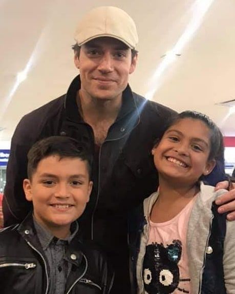 Henry Cavill Fire on Instagram: “Henry Cavill with these super cute kids is giving us all the feels... #henrycavill #henrycavillfan #Superman #Immortals #thewitcher…” Henry Cavill With Kids, All The Feels, The Feels, Henry Cavill, A Child, Superman, Super Cute, Instagram Photos, Feelings