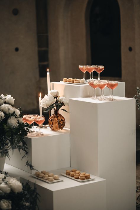 Opulent Elegance in The Netherlands Netherlands Style, Minimalist Food, Amber Wedding, Medieval Church, Wedding Dr, Warehouse Wedding, Reception Dinner, Italian Decor, Wedding Dessert Table