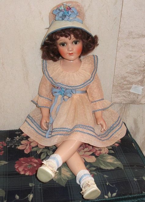 1940s Dolls, Factory Clothes, Edward Tulane, Composition Dolls, Plastic Girl, Annette Funicello, Lifelike Dolls, Dolls Vintage, Toddler Dolls