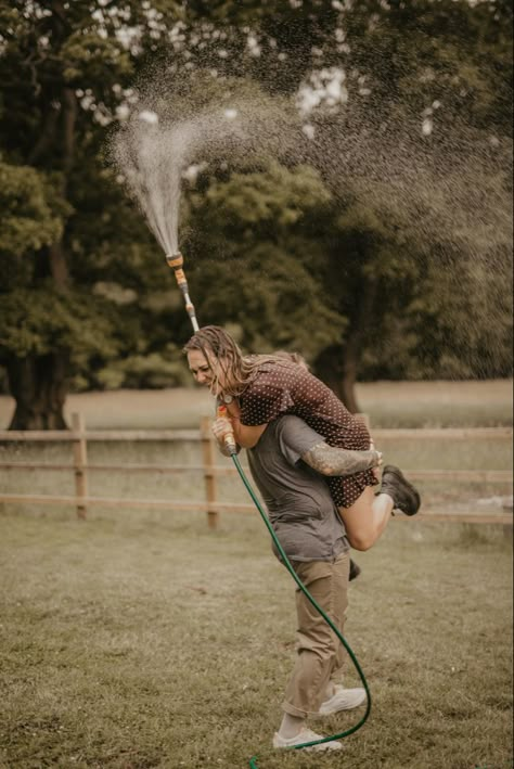 Couple Water Hose Photoshoot, Sprinkler Couple Photoshoot, Fun Couples Aesthetics, Couple Silly Photoshoot, Couples Have Fun, Fun Couples Shoots, Fun Photoshoot Couple, Themed Couple Photoshoot Ideas, Fun Love Aesthetic