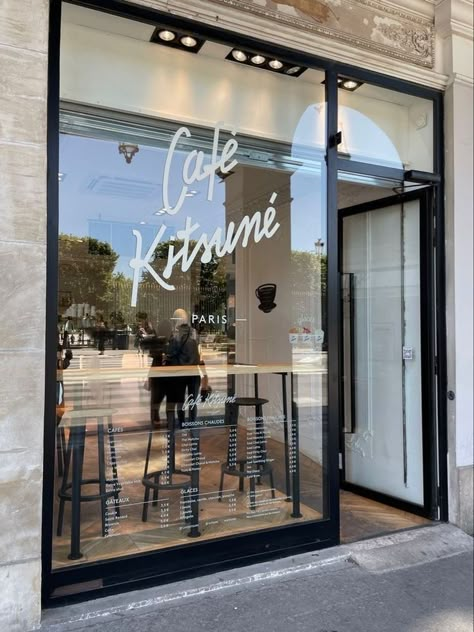 French Cafe Aesthetic Interior, Paris Coffee Shop Aesthetic, French Cafe Interior, Architectural Digest Interior Design, Cozy Cafe Aesthetic, Cocoa Chanel, Paris Cafe Interior, Lily Rose Depp Aesthetic, Interior Design Flowers