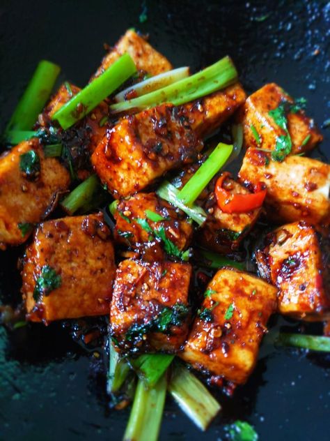 Black Pepper Tofu, Air Fryer Tofu, Tofu Cubes, Pepper Tofu, Tofu Steak, Vegan Entrees, Tofu Vegan, Vegan Entree, Tofu Dishes