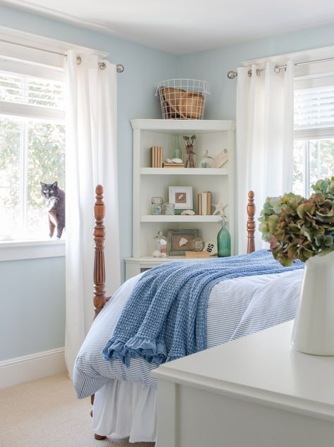 Calm Cool and Coastal Bedroom Retreat - Saw Nail and Paint Coastal Cottage Bedroom, Coastal Bedroom Decorating, Coastal Living Rooms, Coastal Bedrooms, Style Cottage, Cottage Bedroom, Beach Cottage Decor, Coastal Bedroom, Bedroom Retreat