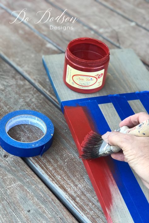 Flag Signs Wooden, Flag Diy Projects, Wooden American Flag Decor, 4th Of July Wood Signs, Patriotic Porch Signs, Patriotic Wood Signs, Patriotic Signs, Memorial Decor, American Flag Crafts