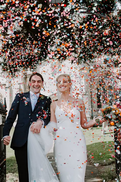 Multiple Color Wedding, Colourful Confetti Wedding, Colorful Urban Wedding, Bright Wedding Inspiration, Confetti Shots Wedding Photography, Colorful Confetti Wedding, Flower Confetti Wedding Pictures, Floral Confetti Wedding, Confetti Toss Wedding