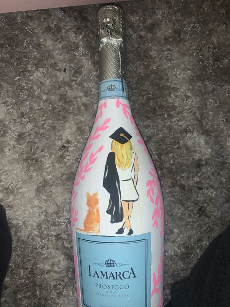 How To Paint A Champagne Bottle, Graduation Champagne Bottle, Painted Champagne Bottle Graduation, Champaign Bottle, Personalized Champagne Bottles, Lamarca Prosecco, Custom Champagne Bottle, Bottle Lables, Poppin Bottles