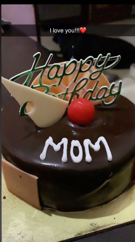 Happy Birthday Mom Cake Snapchat, Mother's Day Cake Snap, Happy Birthday Mom Instagram Story, Cake Snap Story, Sweets Snap, Birthday Coming Soon, Happy Birthday Mom Cake, Happy Birthday Chocolate Cake, Birthday Cake For Mom