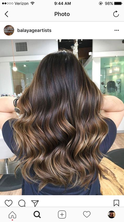 Baby Lights Miel, Highlights For Dark Brown Hair, Baby Lights, Beautiful Braided Hair, Brunette Color, Beautiful Hair Color, Hair Inspiration Color, Light Hair, Hairstyles Haircuts