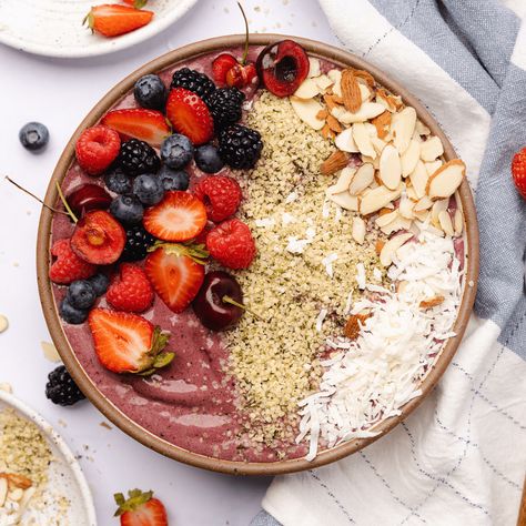 Keto Acai Bowl (Smoothie Bowl) - A Full Living Keto Acai Bowl, Acai Recipes, Fruity Breakfast, Low Carb Yogurt, Smoothie Base, Frozen Acai, Acai Puree, Low Carb Granola, Refreshing Breakfast