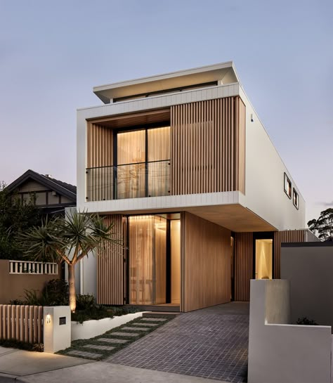 Residential interiors and architecture — Ryan Linnegar Photography Japandi Facade House, Japandi Building, Small Japandi House Exterior, Small Modern Minimalist House, Japandi Facade Design, Japandi House Facade, Japandi Home Exterior, Japandi Tiny House, Japandi Exterior House