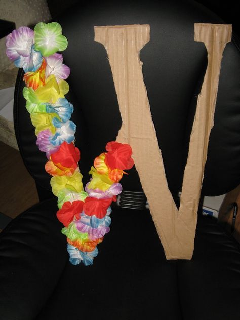 Hula Party, Tropisk Fest, Spring Soiree, Burlap Party, Luau Decorations, Spring Dance, Quinceañera Ideas, Aloha Party, Luau Theme Party